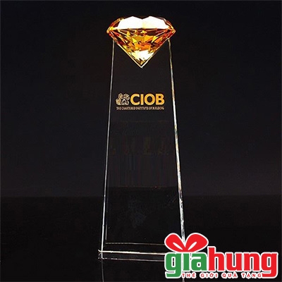 Cúp pha lê kim cương vàng 047