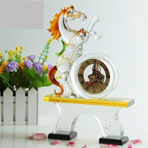 Đồng hồ pha lê để bàn 006