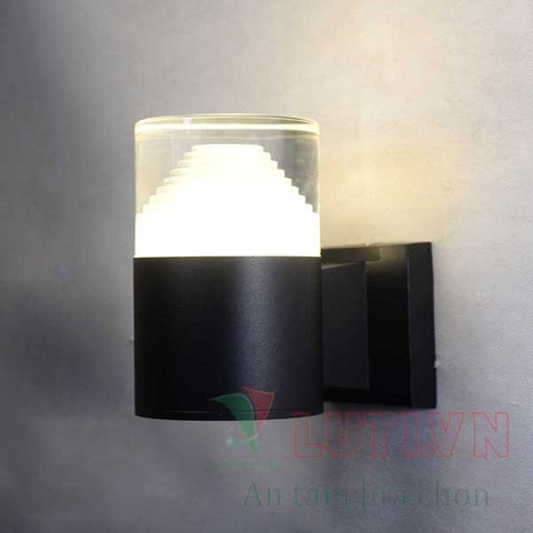 Đèn tường ngoài trời hình kim tự tháp VNT-642