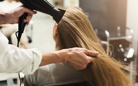 Bí quyết sấy tóc đúng cách giúp tóc mềm mượt, không hư tổn