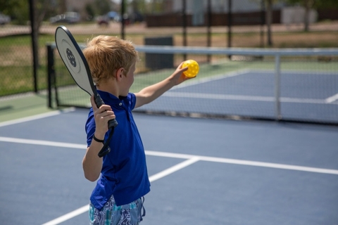 Những Điều Ba Mẹ Cần Biết Khi Cho Trẻ Em Chơi Pickleball