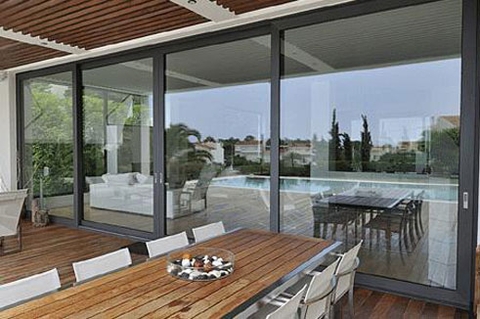 Cửa đi mở trượt xingfa