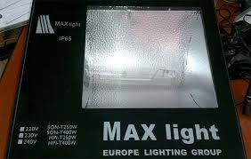 Fa IP 65 Maxlight vỏ sắt
