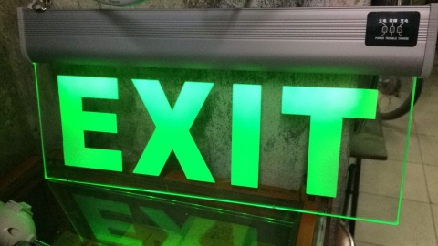 Đèn Exit Mica chỉ hướng và chữ Exit