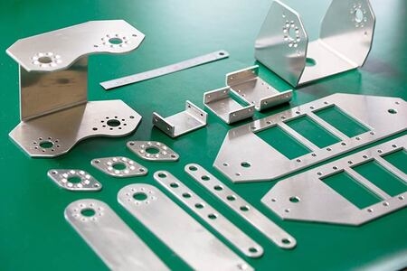 TUYỂN 2 NAM - GIA CÔNG CƠ KHÍ ( DẬP ÉP KIM LOẠI )