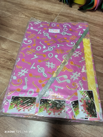 Hộp quà giấy kiếng - 33 x 48.5cm