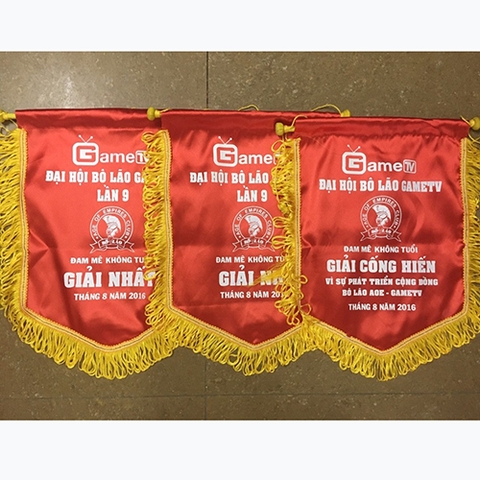Cờ đỏ in mực trắng