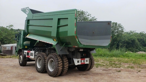 XE BEN HOWO MỎ 70 TẤN 371HP