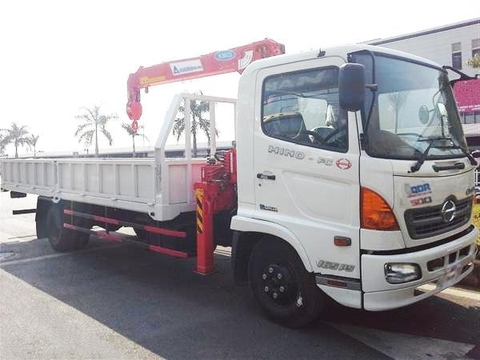 Xe tải Hino 4,5 tấn gắn cẩu tự hành Soosan 3 tấn 4 khúc