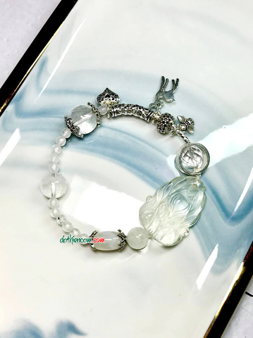 Vòng Tay Hồ Tiên Chúa