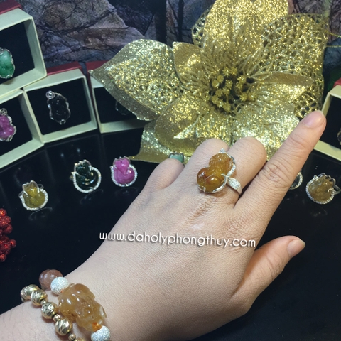 NHẪN TỲ HƯU THẠCH ANH TÓC VÀNG