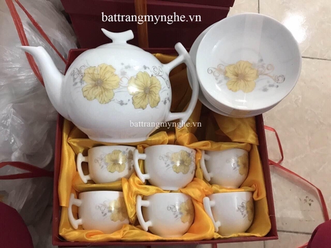 Bộ ấm chén dáng bưởi hoa vàng