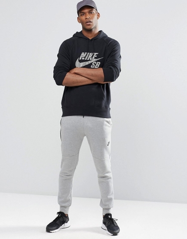 Áo khoác đen in logo Nike