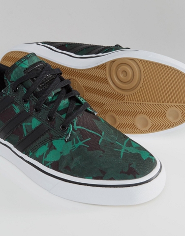 Giày vải họa tiết Addidas