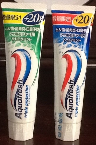 KEM ĐÁNH RĂNG AQUAFRESH NHẬT BẢN