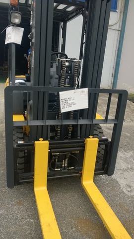 Bộ dịch chuyển càng, dịch giá (side shifter) cho xe nâng hàng.