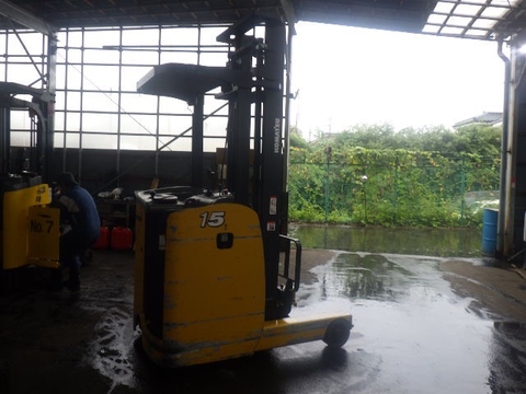 Bán và cho thuê xe nâng điện Komatsu 1.5 tấn đứng lái