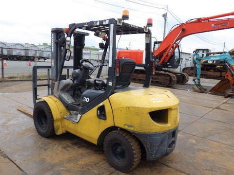 Xe nâng dầu Komatsu 3.0 tấn FD30T-16 (748631), sản xuất năm 2009