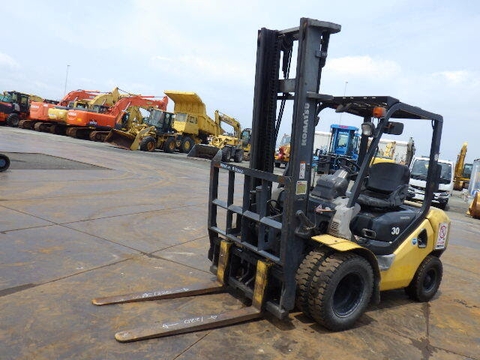 Xe nâng dầu Komatsu 3 tấn FD30T-17 (326440), sản xuất năm 2013