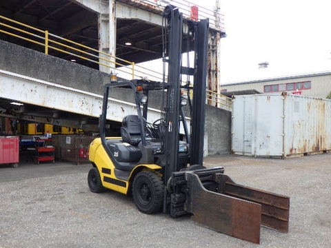 Xe nâng dầu Komatsu 2.5 tấn FD25T-17 Seri 301613, sản xuất năm 2010