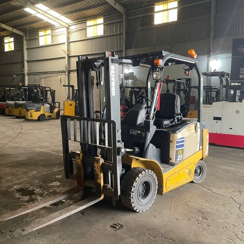 Xe nâng điện Komatsu 2.5 tấn FE25