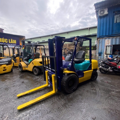 Xe nâng dầu Komatsu 3 tấn FD30HW-12 (527194), sản xuất năm 1998