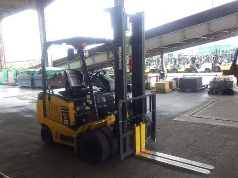 Xe nâng điện KOmatsu 2.5 tấn , model FE25-1