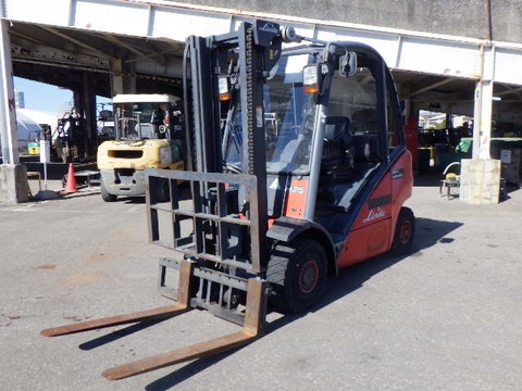 Xe nâng dầu 2.5 tấn LINDE H25D-01 serial H2X392S04696