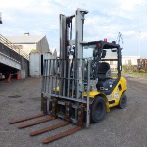 Xe nâng dầu Komatsu 2.5 tấn FD25T-17 Seri 322412, sản xuất năm 2013