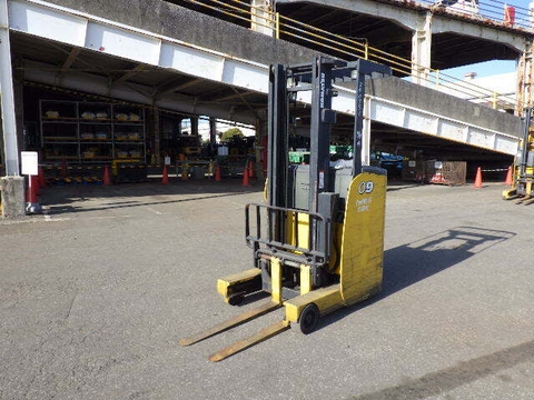 Xe nâng điện đứng lái 0.9 tấn Komatsu model FB09RS-15 serial 156802