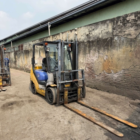 Xe nâng dầu Komatsu 2.5 tấn -  FD25NT-16
