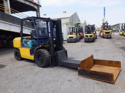 Xe nâng dầu Komatsu 4 tấn FD40T-7#102499 sản xuất năm 2000