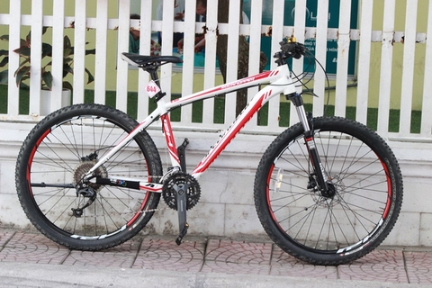 Xe đạp MTB Nhật bãi Specialized Rocknopper đến từ USA