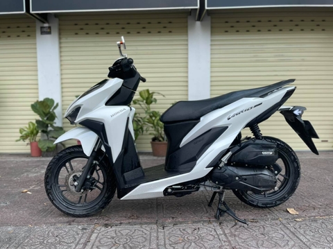 Dán Đổi Màu Trắng Ngọc Trai Cho Vario: Đem Lại Sự Sang Trọng Cho Xe.