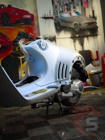 Vespa 946 – Vẻ Đẹp Ngất Trời Và Giá Trị Tinh Tế Khi Xuất Hiện Tại Sài Gòn Độ Xe Bình Dương