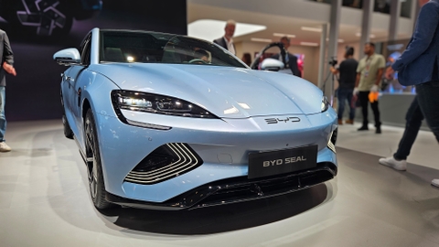 Comparing PPF TPU and Ceramic Coating for BYD Electric Vehicles at Saigondecal Australia