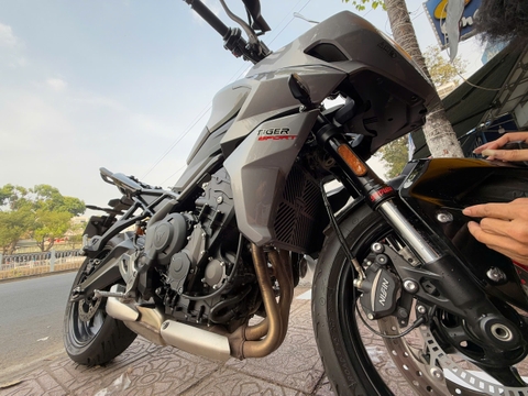 Dán PPF TPU Cho Triumph Tiger 660: Cách Chọn Dịch Vụ Chuyên Nghiệp Uy Tín