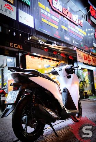 Tại sao biker yêu thích gương Rizoma Genesi? Đánh giá chi tiết