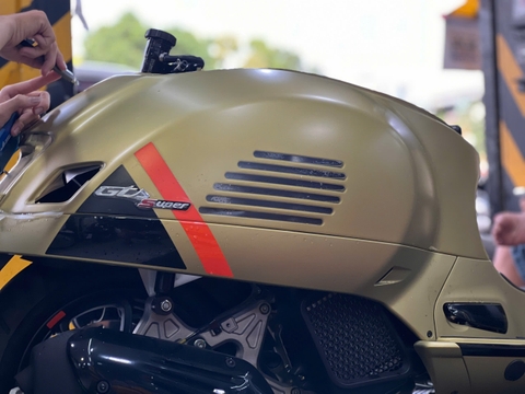 Vespa GTS 2025 dán PPF TPU mờ: Đẹp hơn, bền hơn, bảo vệ tối đa