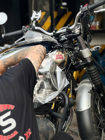 Dán Keo Bảo Vệ PPF TPU Cho Royal Enfield 650: Tự Phục Hồi, Chống Ố Vàng, Đầu Tư Đáng Giá