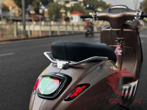Lột Xác Vespa Với Đèn Hậu Vô Cực – Hiện Đại, Đẹp Mê Mẩn Trong Mọi Góc Nhìn!