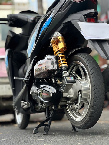 Dàn phuộc Ohlins HO831 kèm HPA T Factory trên Vario 2017 – Độ nhún êm ái và thẩm mỹ đỉnh cao