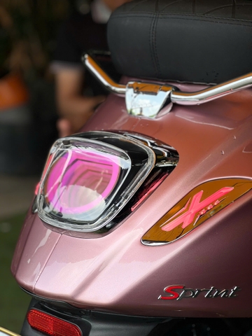 Vespa lên hậu vô cực xi nhan X – Nâng tầm phong cách xe tay ga cao cấp