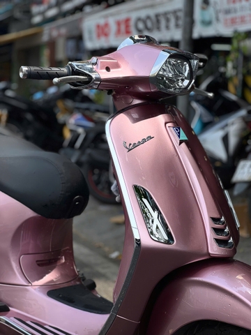 Bảng giá độ đèn hậu vô cực xi nhan X cho Vespa – Bao nhiêu là hợp lý?