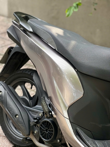 Dán Vision Xám Titan – Hot Trend 2025
