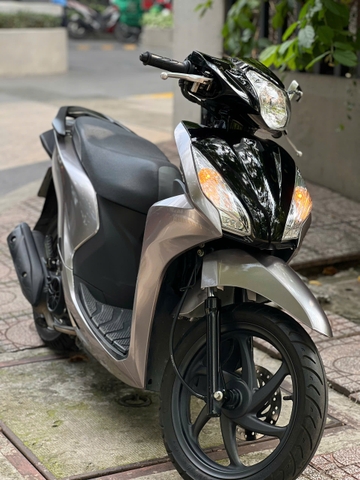 Dán Vision Xám Titan Có Bền Không? Mẹo Chọn Decal Phù Hợp