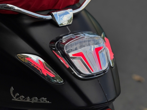 Lắp Xi Nhan Storm Hậu Gorgeous Cho Vespa: Tạo Điểm Nhấn Với Thiết Kế Mới Lạ