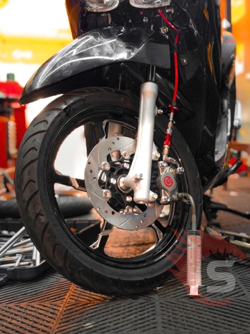 Vision chơi lớn với dàn phanh Brembo – Adelin – Daytona: Vừa đẹp vừa chiến