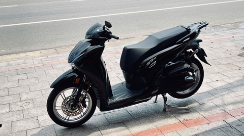 Chiếc SH350i Đen Bóng Khiến Dân Chơi Bình Dương Mê Mẩn