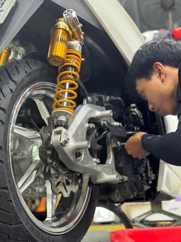 SH 350 Độ Phuộc Ohlins Tại Sài Gòn Độ Xe Gò Vấp – Êm Ái, Cứng Cáp Và Đẳng Cấp